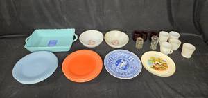 lot 163 image: Assorted Collection of Vintage and Modern Dishware