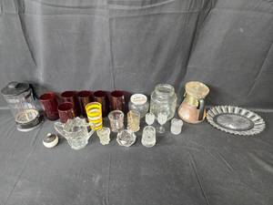 lot 168 image: Assorted Glassware and Kitchen Items Lot