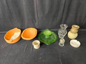 lot 194 image: Assorted Ceramic and Glassware Lot