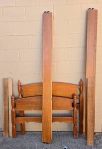 lot 203 image: Vintage Wooden SZ Twin Bed Frame Set