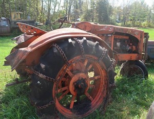 lot 14 image: ALLIS CHALMERS TRACTOR
