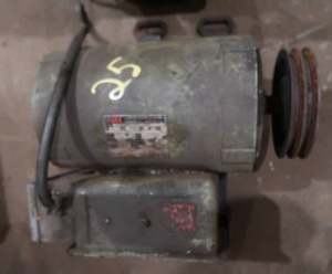 lot 25 image: 5 HP SINGLE PHASE MOTOR
