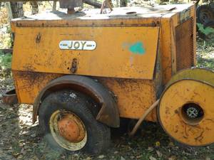 lot 36A image: TOWABLE AIR COMPRESSOR