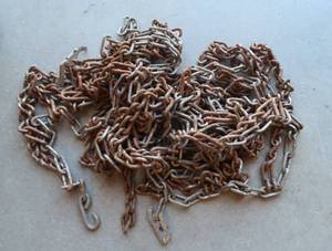 lot 62 image: SET OF TIRE CHAINS