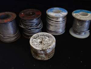 lot 84 image: LG LOT OF SOLDER WIRE