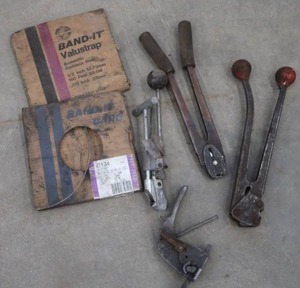 lot 89 image: BANDING AND EQUIPMENT