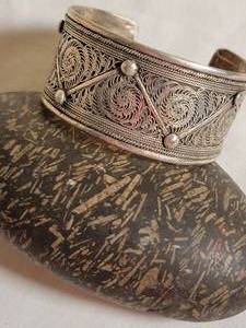 lot 82 image: Wide Ornate Coiled Silver Cuff Bracelet