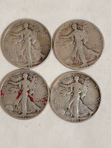 lot 167 image: US Coins  4 Silver Walking Liberty Half Dollars  35 44 35