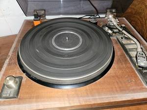 lot 200 image: Retro Pioneer Direct Drive Turntable PL-71  Works