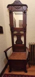 lot 30 image: Antique Tiger Oak Hall Tree Seat