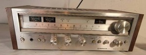 lot 201 image: Retro Pioneer Stereo Receiver SX-580  Lights Up