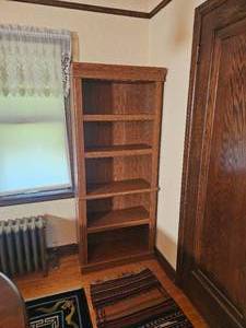 lot 118 image: Traditional Five Shelf Bookcase
