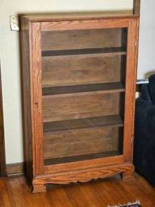 lot 12 image: Vintage Arts & Craft Four Shelve Display Cabinet