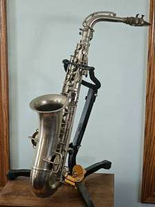 lot 47 image: Modern Concertone 75589 Saxophone