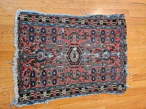 lot 57 image: Serapi Style Tribel Mat