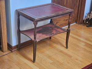 lot 234 image: Vintage Edwardian Side Table