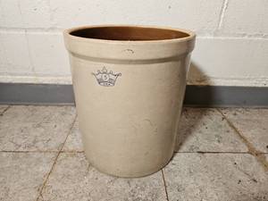lot 272 image: Ohio Stoneware 5 Gallon Crock