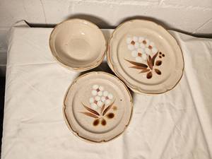 lot 294 image: Hearthside Stoneware Service The Classics Pattern