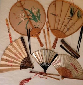 lot 320 image: Vintage Asian Fan and Chop Stix Collection