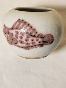 lot 87 image: Qianlong Mark Ceramic Fish Vase