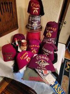 lot 96 image: Shriner Zuhrah and Osman Fez Hat Collection  Sizes 7 and 7 38