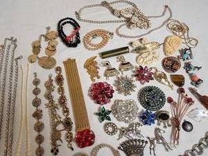 lot 145 image: Retro Sparkler Vintage Rhinestone Pins Bracelet & Necklace Collection  Weiss  Sterling