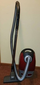 lot 205 image: Miele Complete C2 Hardfloor Powerline Vacuum Model SFAE0  Works