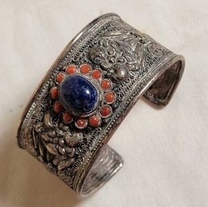 lot 80 image: Wide Ornate Silver Cuff Bracelet with Lapiz Center Stone and Coral