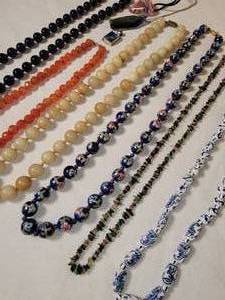 lot 147 image: Graceful Necklace Collection