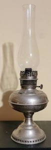 lot 287 image: Rayo Metal Oil Lamp Lantern