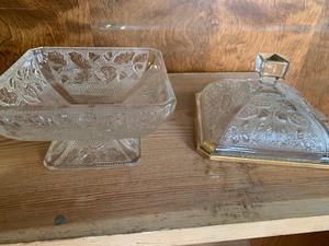 Gold, clear and white lot of glassware
