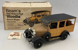 lot 26 image: Vintage Beams 1929 Ford Model A (Woodie) Collectors Decanter (NIOB)
