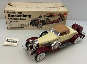 lot 31 image: Vintage Beams (1935 Duesenberg Convertible Coupe) Cream Collectors Decanter (Empty)