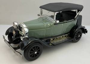 lot 49 image: Vintage Beam Phaeton Ford Decanter (Empty)