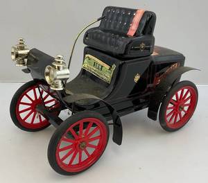 lot 50 image: Vintage BEAM 1904 Olsmobile Decanter (Empty)