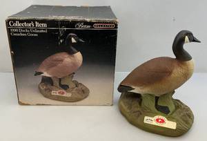 lot 68 image: 1990 Ducks Unlimited BEAM Decanter (Canadian Goose) In Original Box (EMPTY)