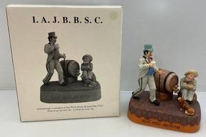 lot 81 image: Vintage JIM BEAM International Association OF Jim Beam Bottle & Spcialties Clubs Make Mine Jim Beam Collectors Decanter in Original Box (EMPTY)