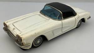 lot 163 image: 1960s BANDAI Friction Tin Litho Chevrolet Corvette (Friction Seems To Work)
