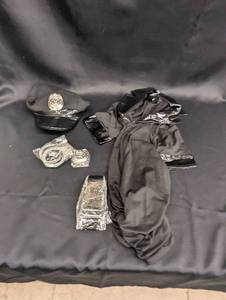 lot 17 image: Police Officer Costume Set