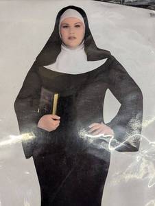 lot 28 image: Womens Nun Costume, Size Plus XL 18-20