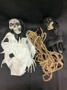 lot 37 image: Set of 2 Hanging Skeleton Decorations with Rope