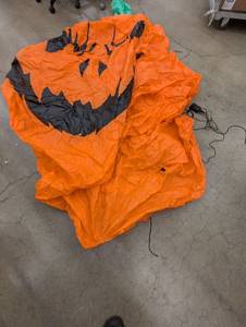 lot 83 image: Large Inflatable Halloween Pumpkin Decoration