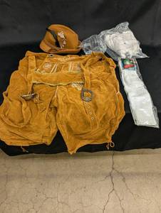 lot 92 image: Traditional German Costume Set