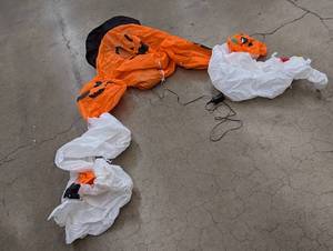 lot 100 image: Inflatable Halloween Pumpkin and Ghost Decoration