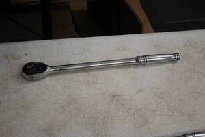 lot 1427 image: Snap-on 12-drive 15 Mechanics Ratchet