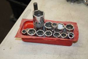 lot 1430 image: Snap-on 12-drive Socket Set 6pt 716 - 1-18 13-piece with Socket Keeper