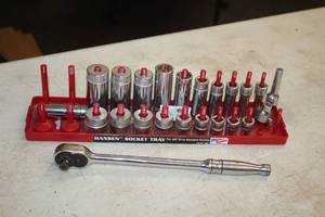 lot 1433 image: Snap-on 38-drive Regular and Deep Socket Sets with Hansen Socket Tray and Ratchet