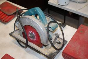 lot 1438 image: Makita 7-14 (185mm) Circular Saw 5007NB