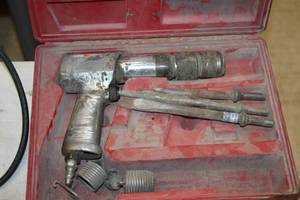 lot 1443 image: Snap-on Air Chisel PH50E