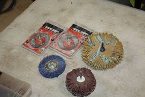 lot 1460 image: Lot of (5) WireSandpaper Wheels